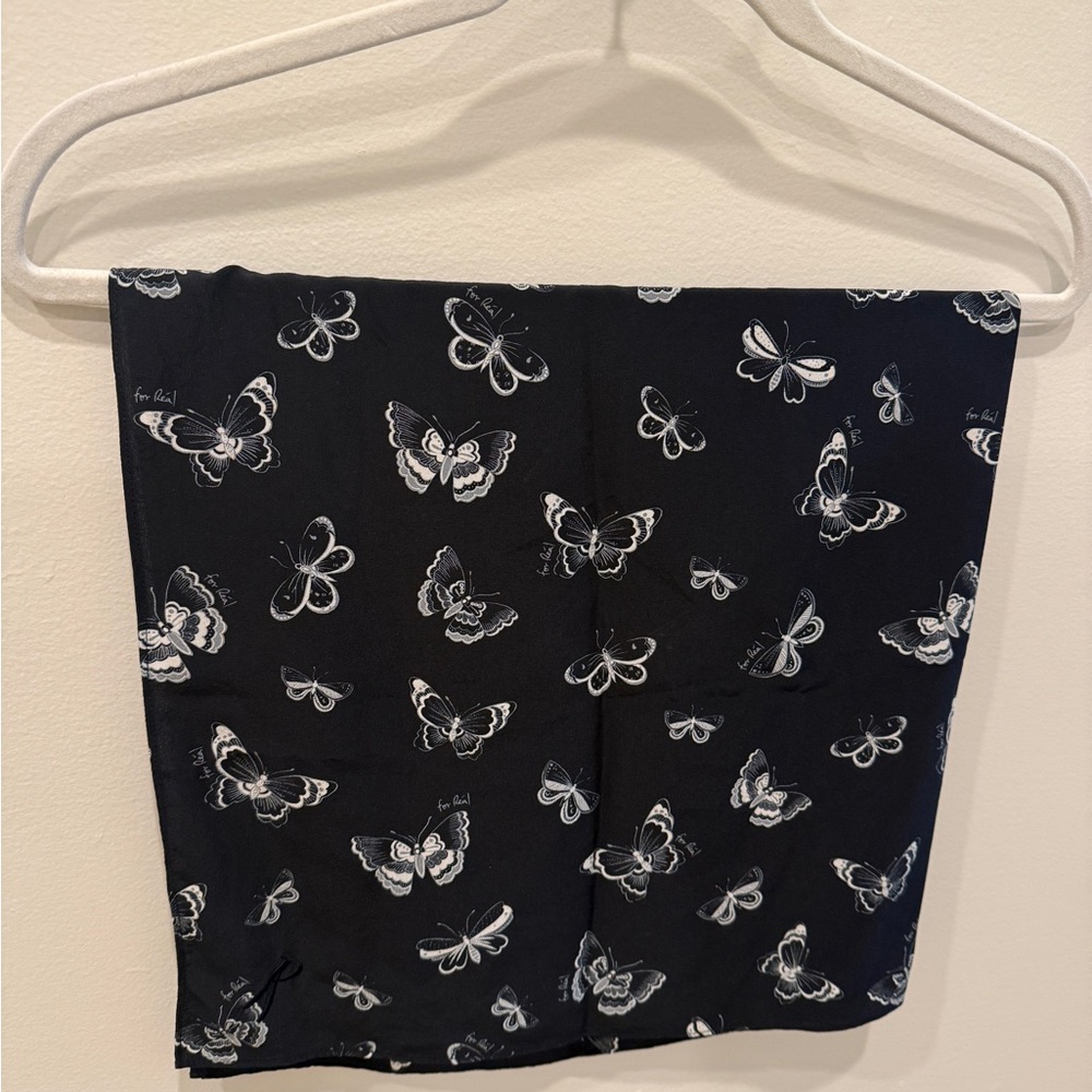 Realisation Par Butterfly Scarf